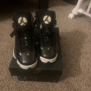 6ring black/metallic gold Jordans